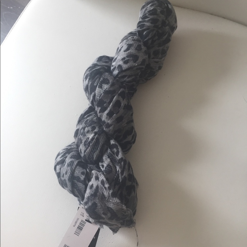 Limited Scarf